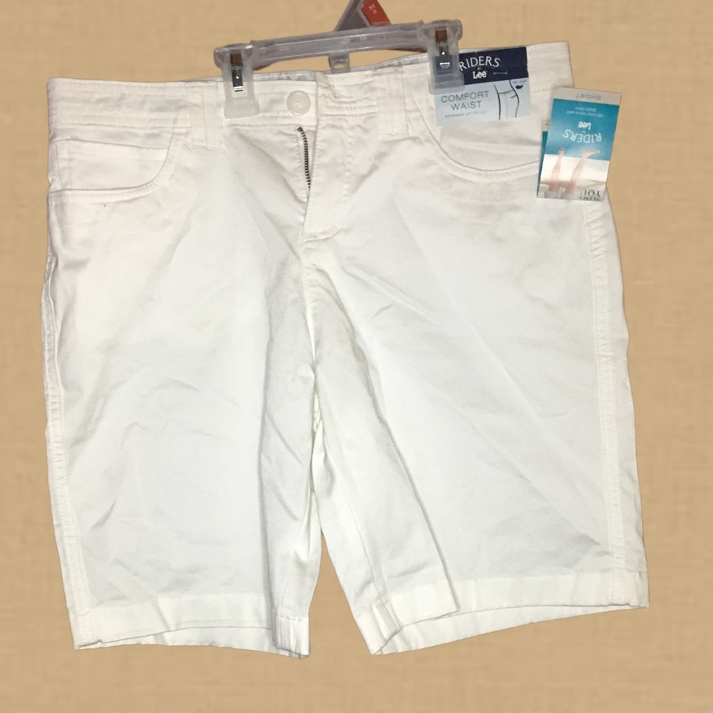 Womens shorts size 8